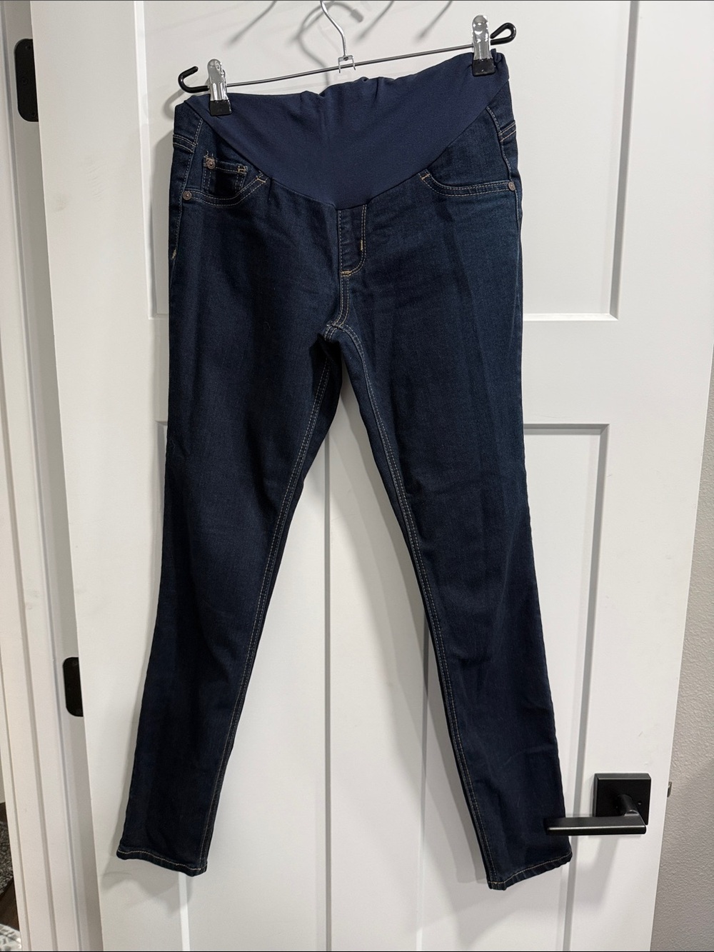 New Indigo blue maternity jeans, small